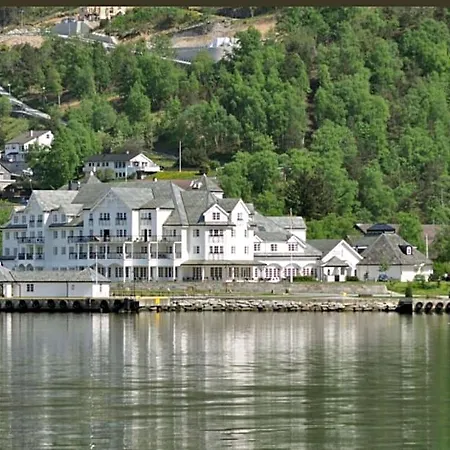 Hotel Voringfoss 3*